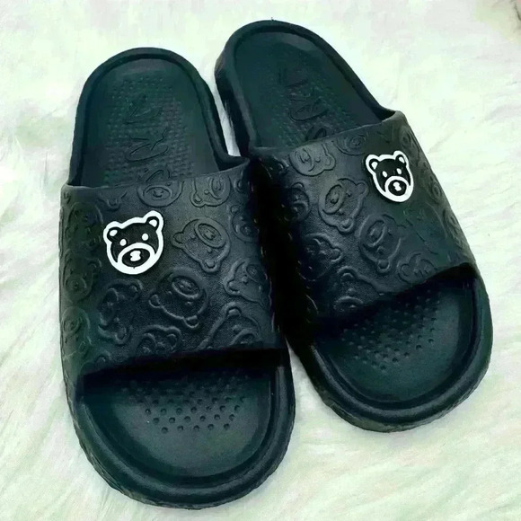 Woman’s Open Toe Breathable House/Pool Bear Design Slippers SIZE 7.5-8 - Picture 1 of 7